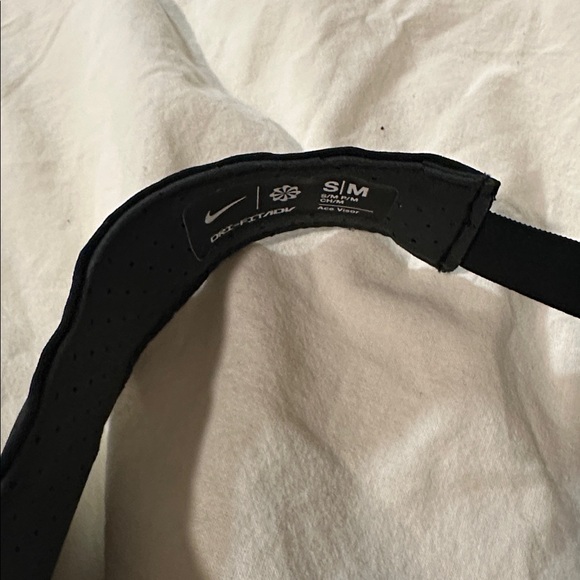 Nike Black and White Drifit Visor Hat Size S/M - Picture 2 of 4
